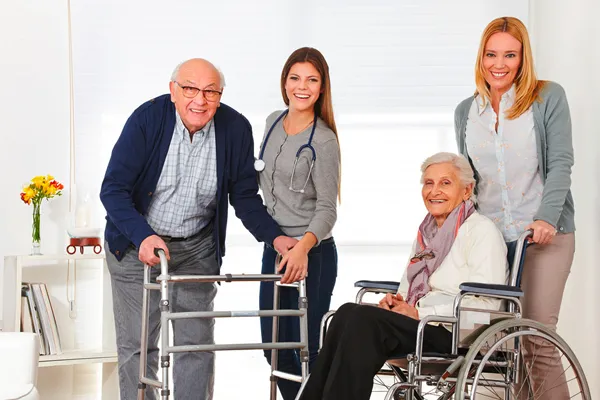 Imagebild Senioren und Pfleger